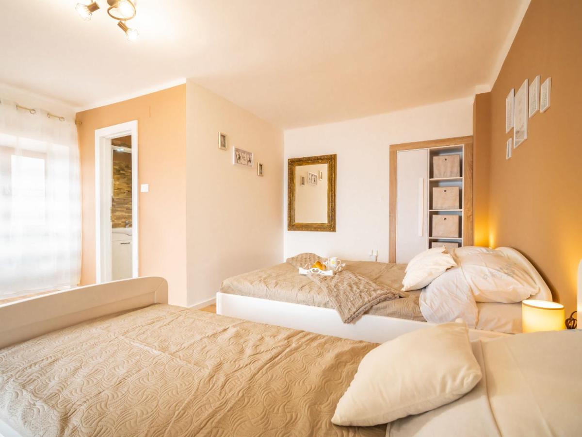 Apartment Ema By Interhome Laurana Esterno foto
