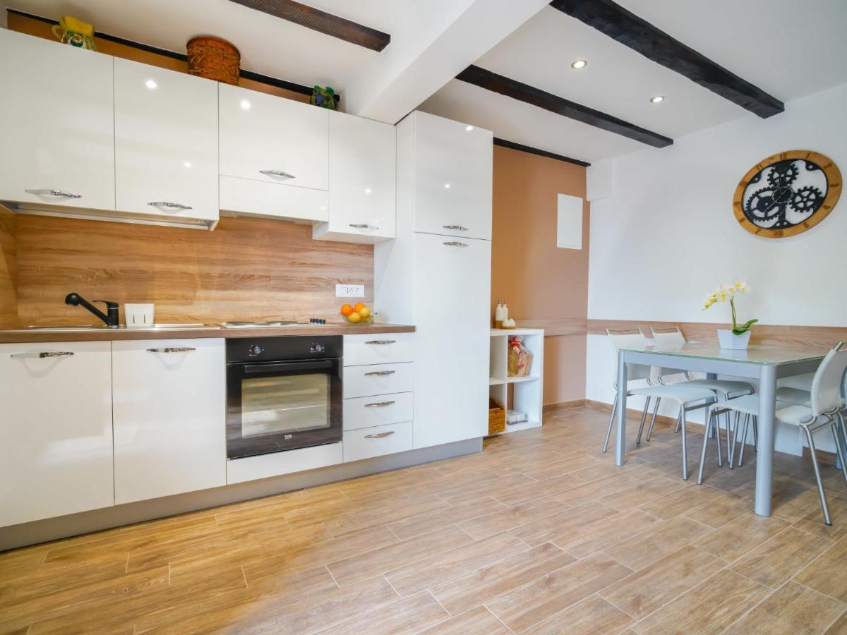 Apartment Ema By Interhome Laurana Esterno foto